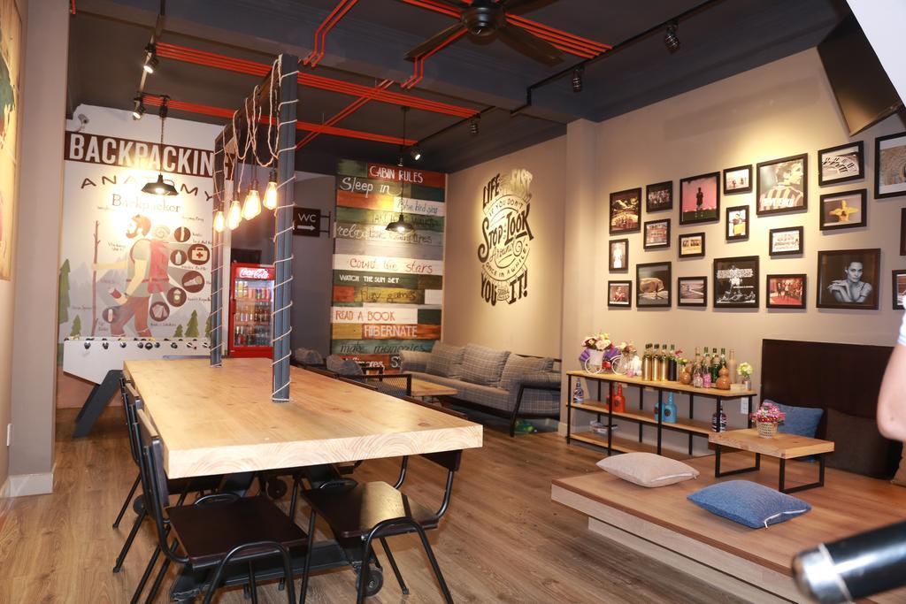 Barney'S Danang Backpackers Hostel Esterno foto